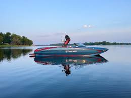 Wake Boats