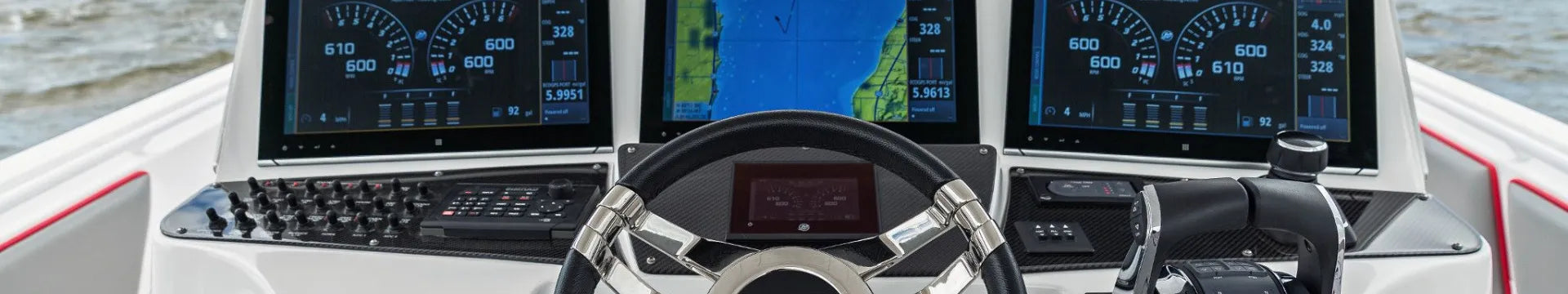 Mercury SmartCraft digital marine ecosystem featuring SC1000 gauges, VesselView displays, and integrated engine control systems.