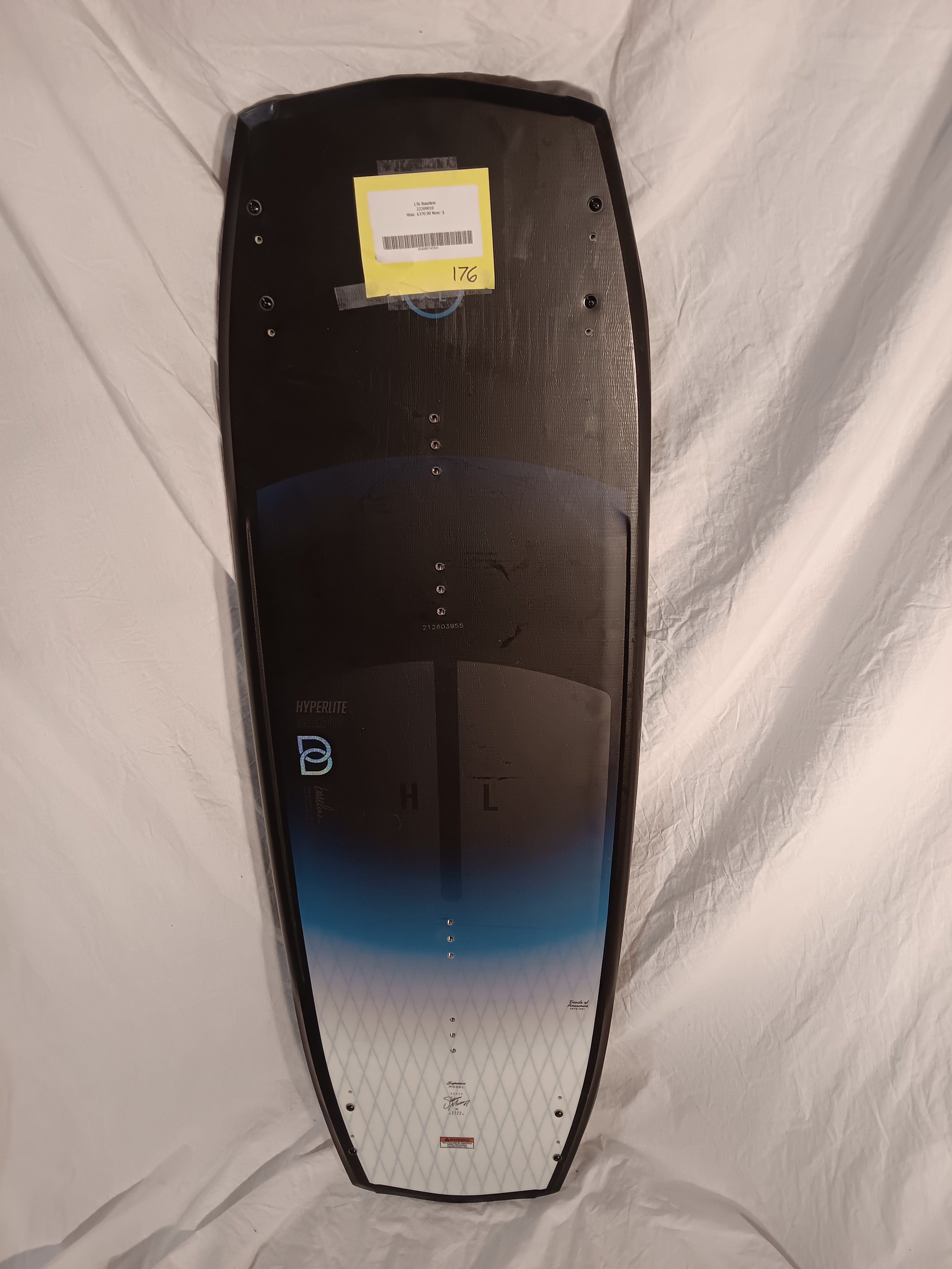 Hyperlite 136 Baseline Wakeboard - Scratch N Dent SD176
