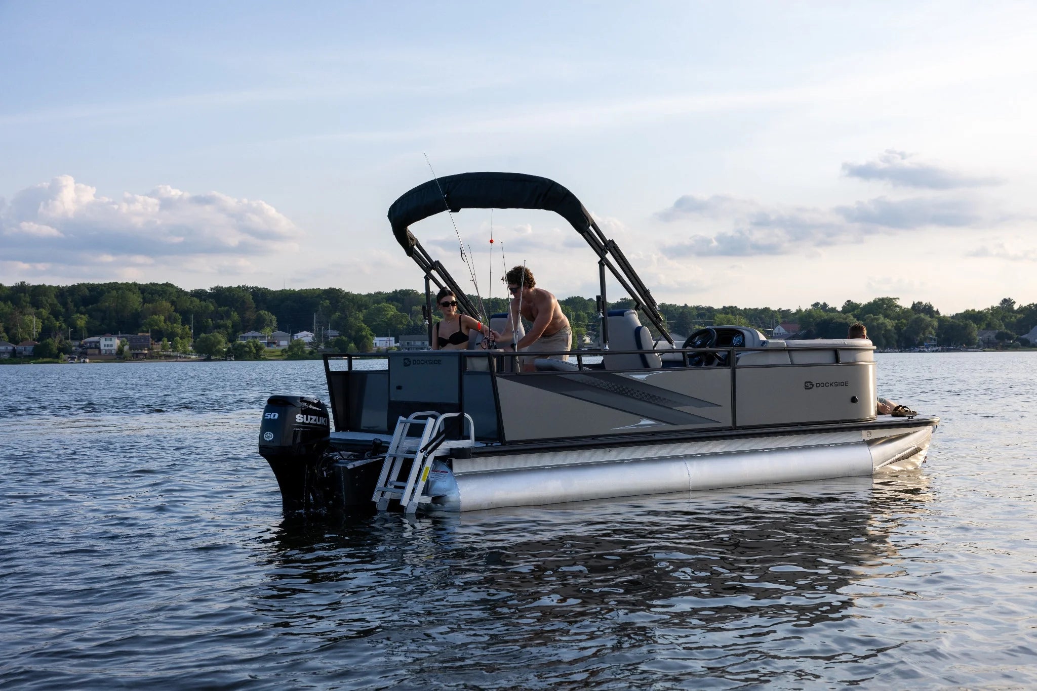 Dockside 20DF Exterior