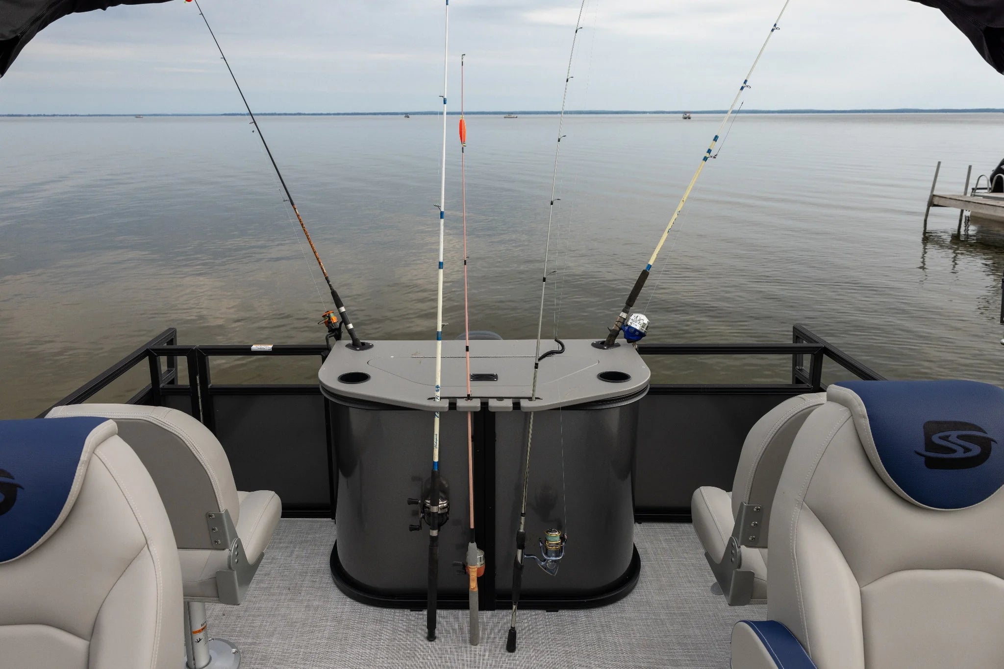 Dockside 20DF Fishing Station