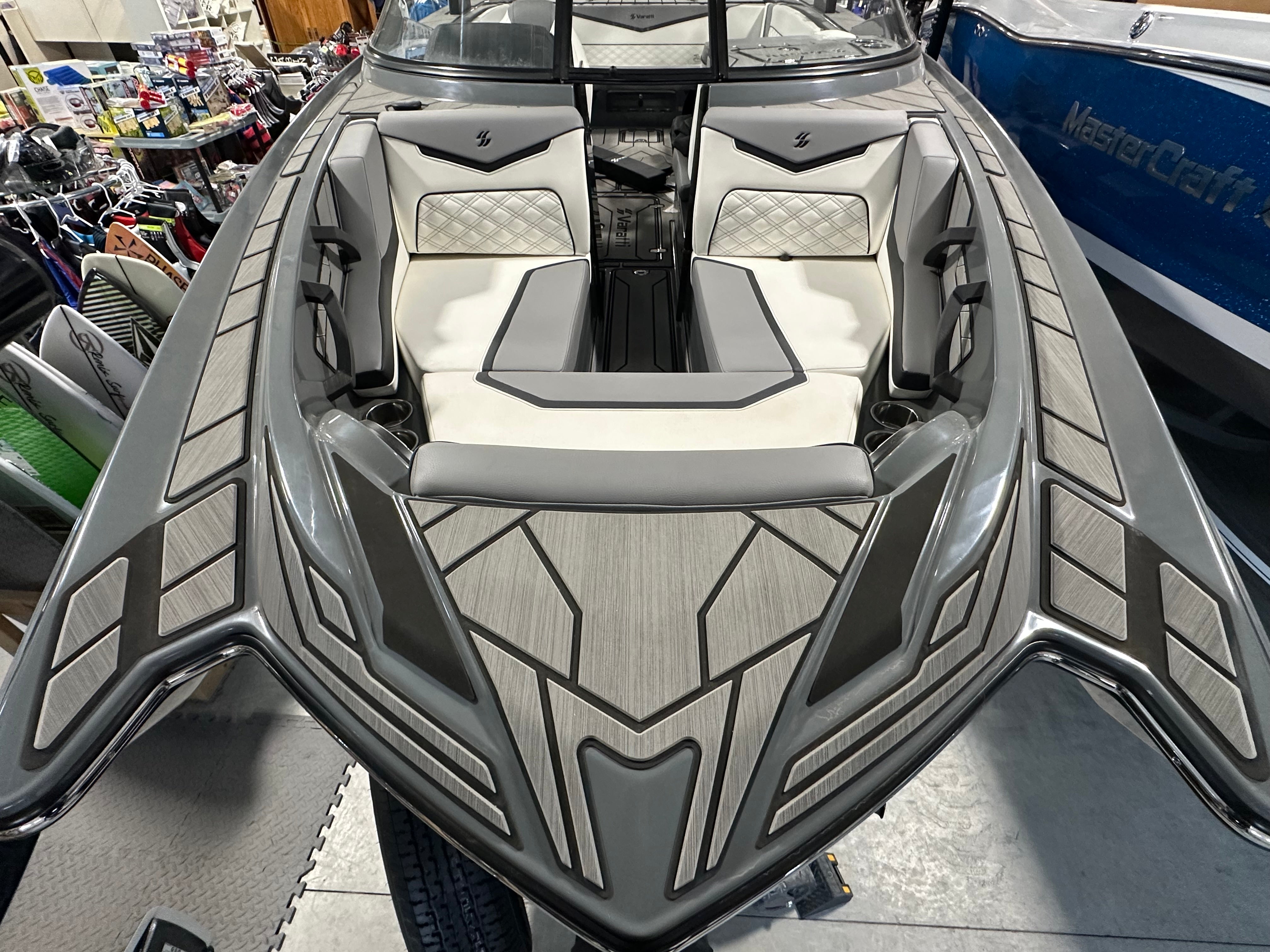 Varatti Z2474 Wake Surf Boat with Trailer – 24’7″ Model pickel