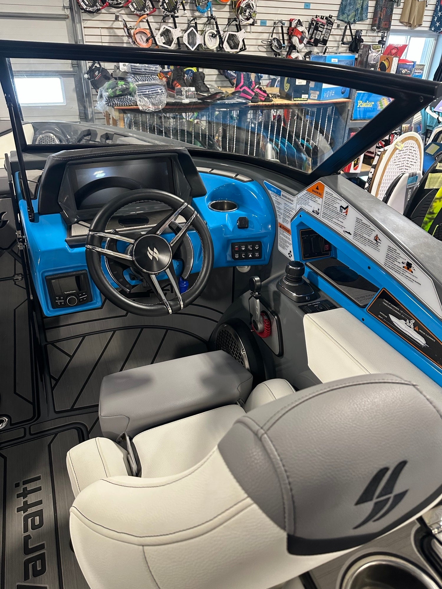 Varatti Z2474 Wake Surf Boat with Trailer – 24’7″ Model dash