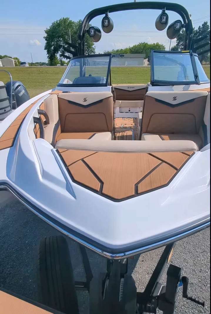 2025 Varatti Z2373 – NEW • Joystick Thruster • Loaded w/ Premium Options • Only $139,900