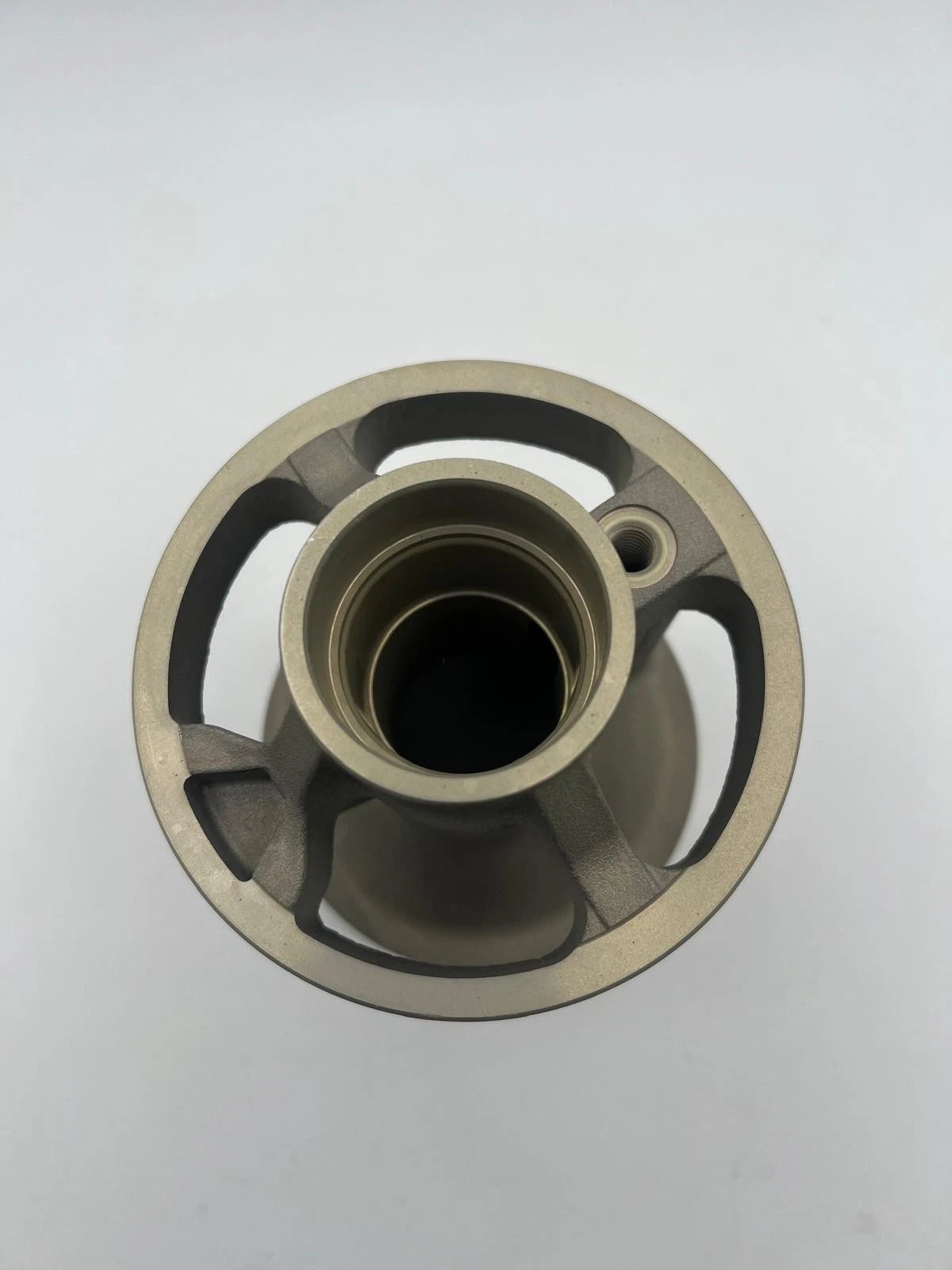 Mercury 8M0219208 bearing carrier spool for 65 Jet through 150HP FourStroke gear housing applications Top