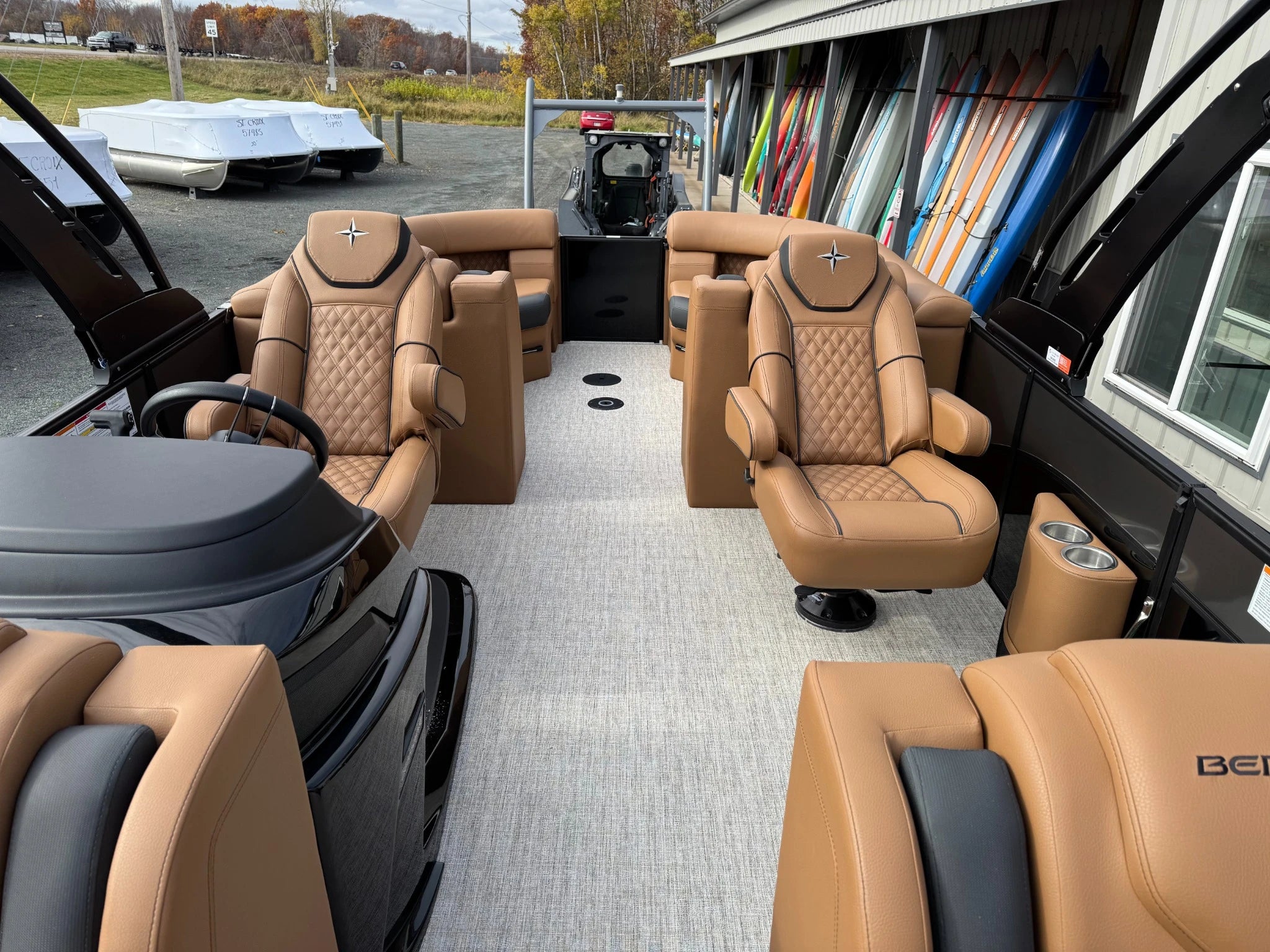 Berkshire 23RFX STS Captains Chairs