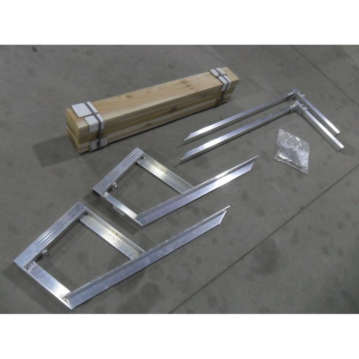 Hewitt 4' Wood Grain Alum Bench Kit For 4' Dock