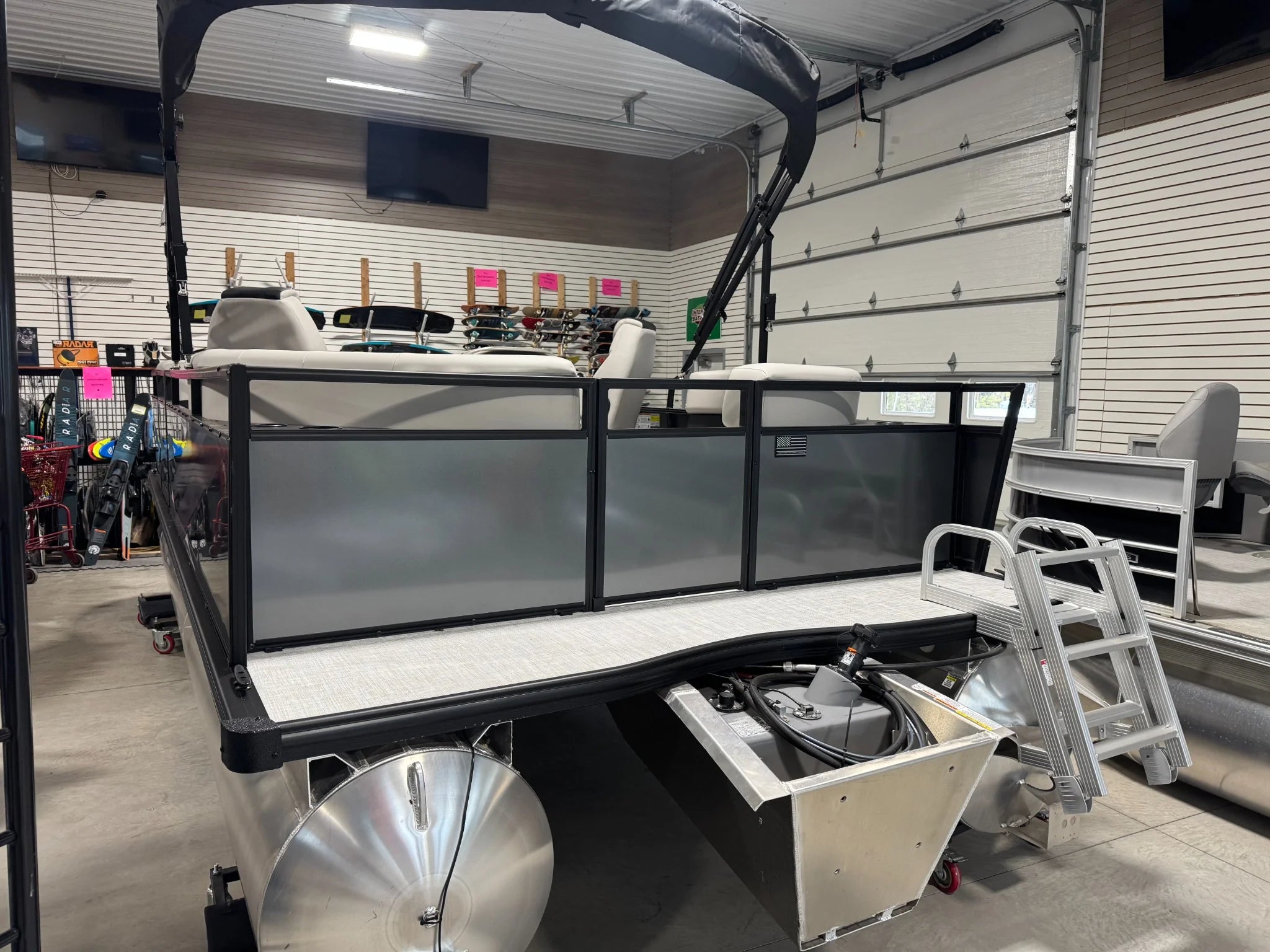 Dockside 20DQ Back Exterior