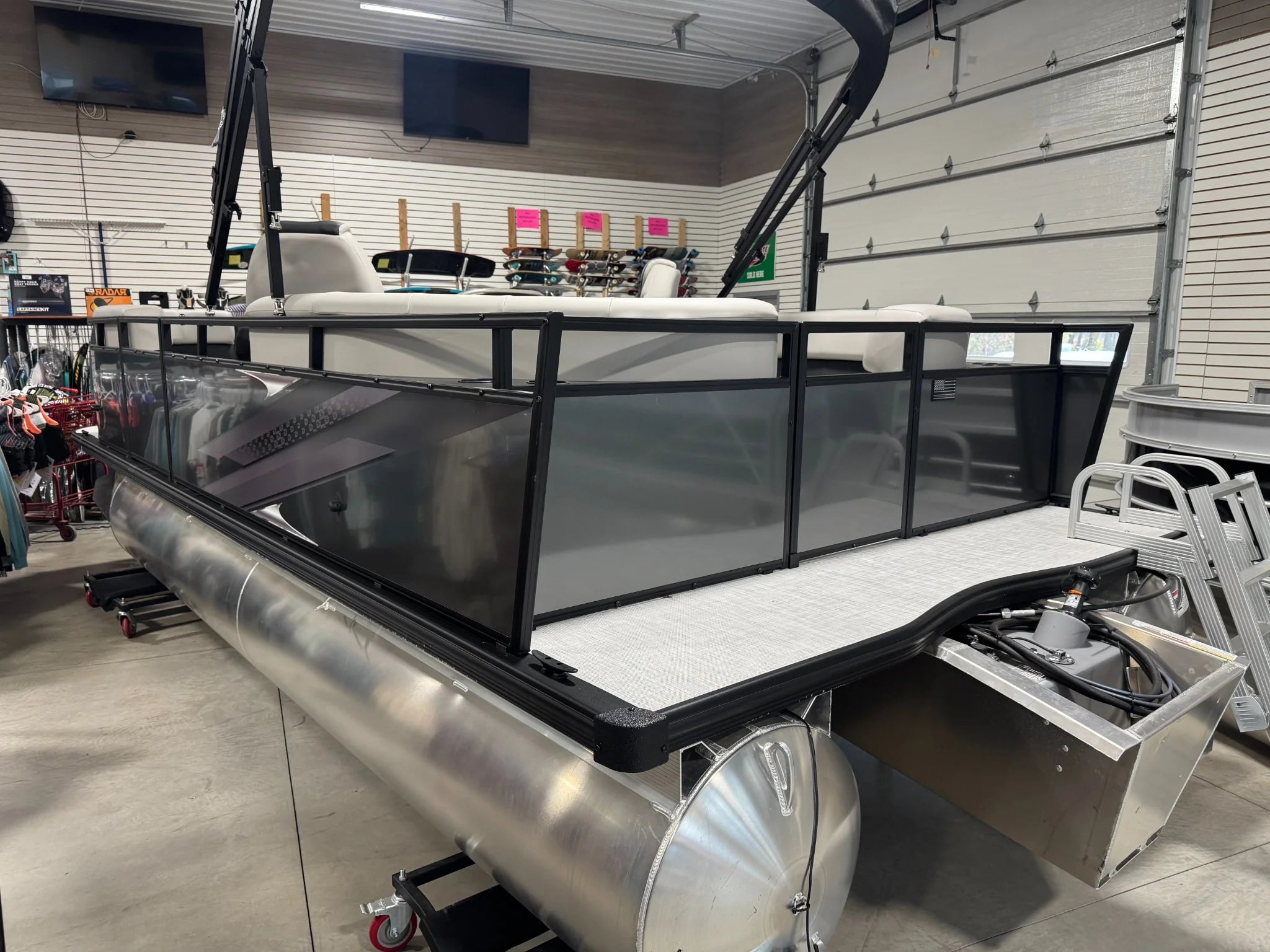 Dockside 20DQ Rear Angle Exterior