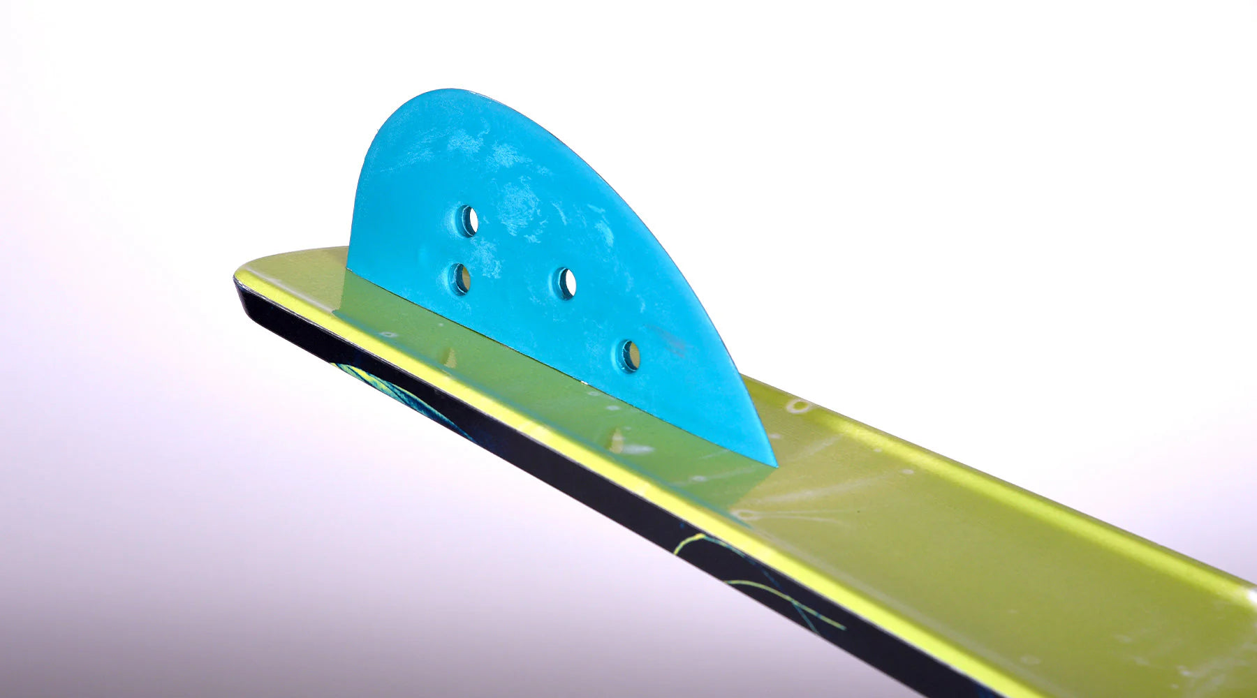 HO Sports 67 Freeride Combo waterskis with adjustable Horseshoe bindings, Clean Edge Technology, traditional edge stability, and Freeride flex frame Fin